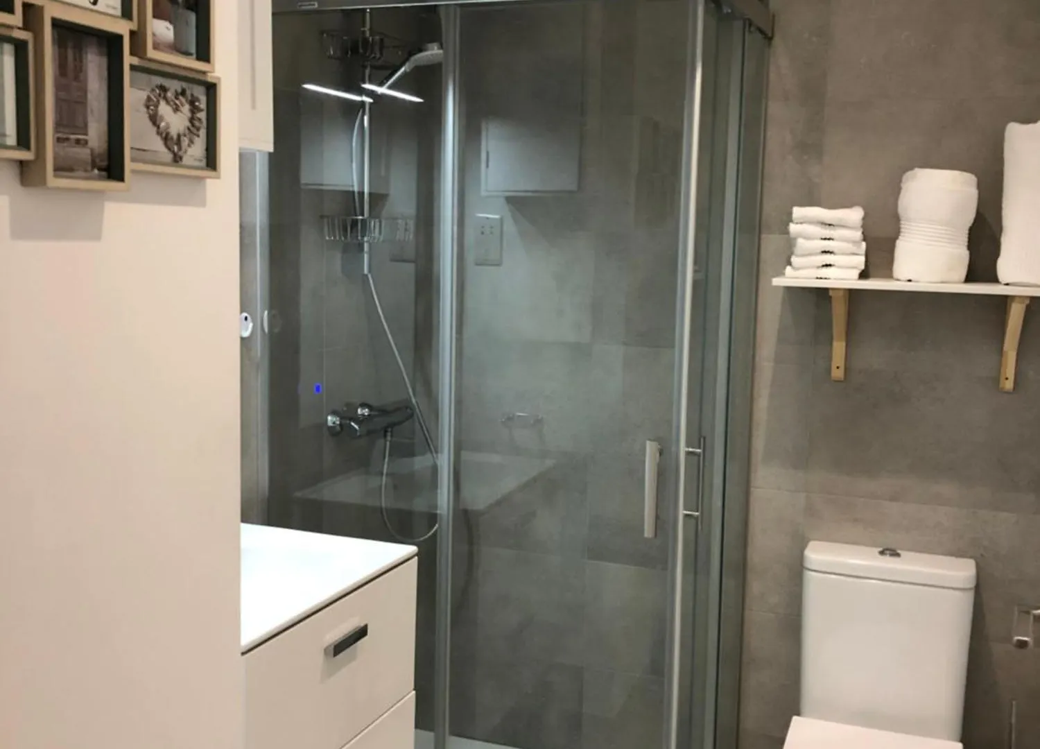 Cp High Floor Luxury Studio Sleeps 3 Gibraltar