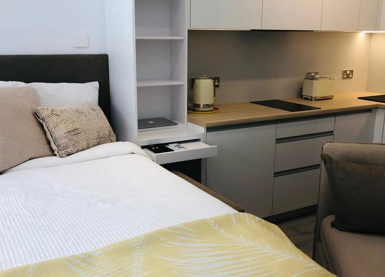 Apartment Cp High Floor Luxury Studio Sleeps 3 Gibraltar